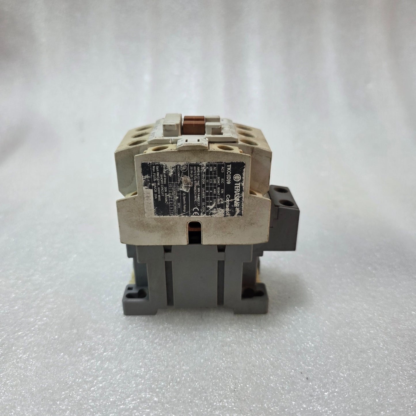 TERASAKI TKC9 CONTACTOR 3 POLE 20A 600VAC AC-3 MOTOR STARTER COIL 220V 50/60HZ