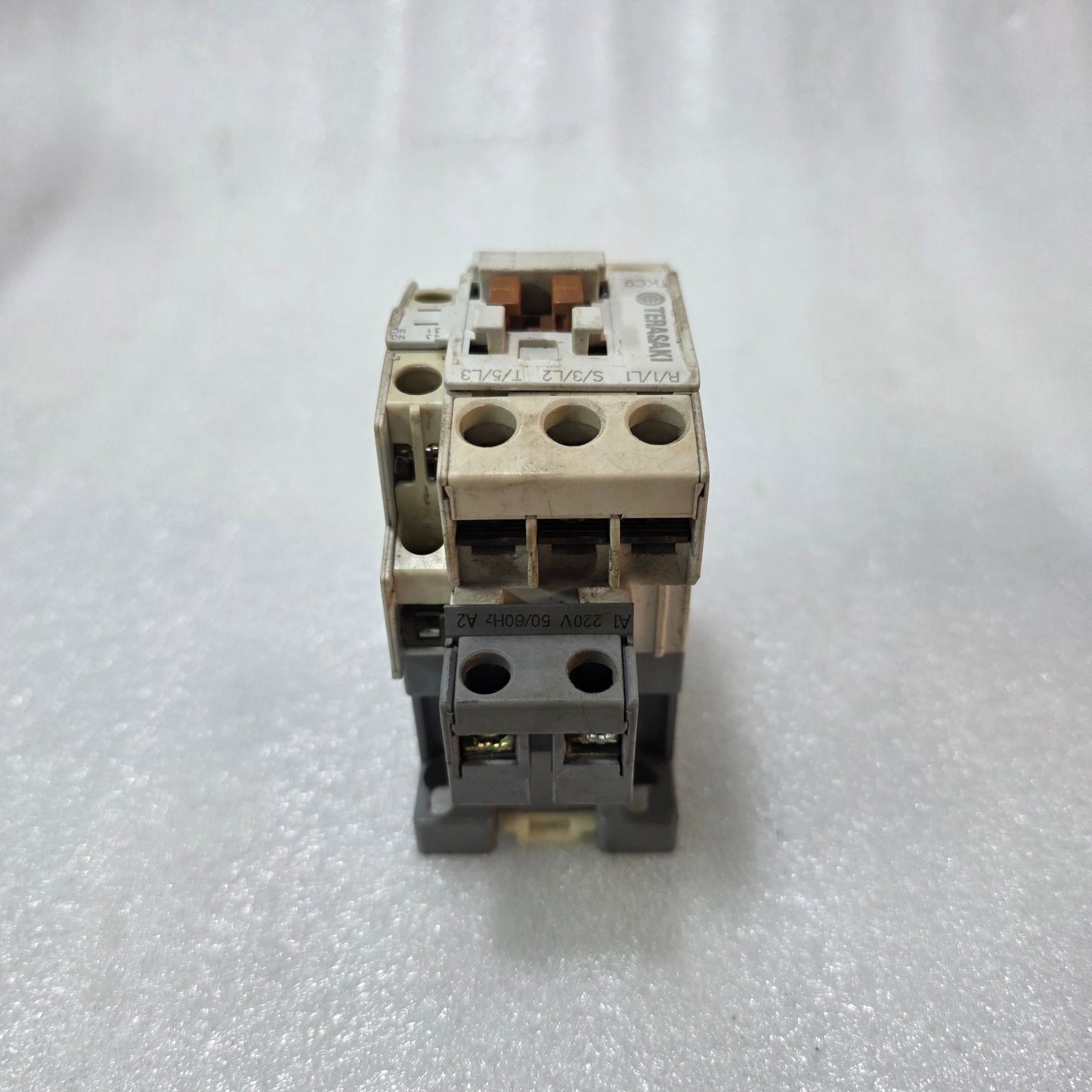 TERASAKI TKC9 CONTACTOR 3 POLE 20A 600VAC AC-3 MOTOR STARTER COIL 220V 50/60HZ