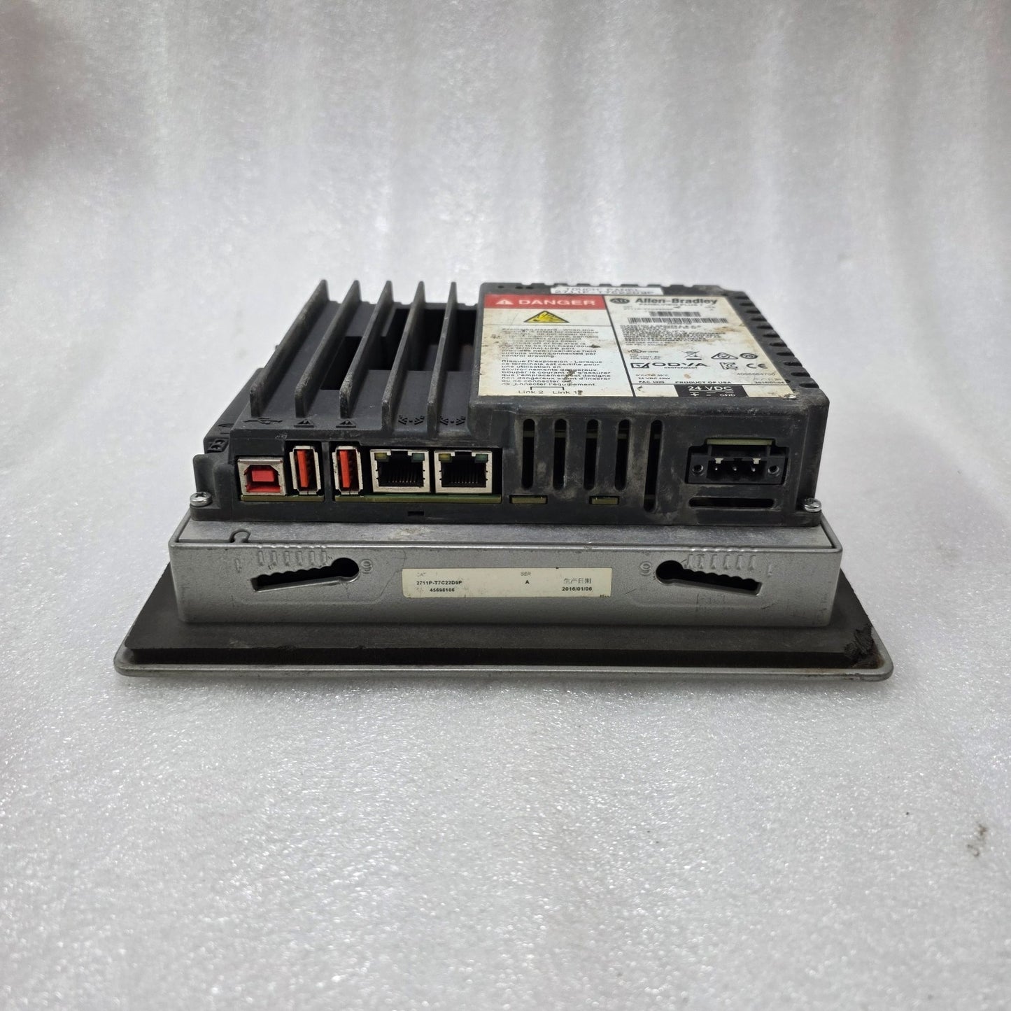 ALLEN BRADLEY 2711P-T7C22D9P PANELVIEW PLUS 7 HMI  (NON WORKING ) FOR PARTS