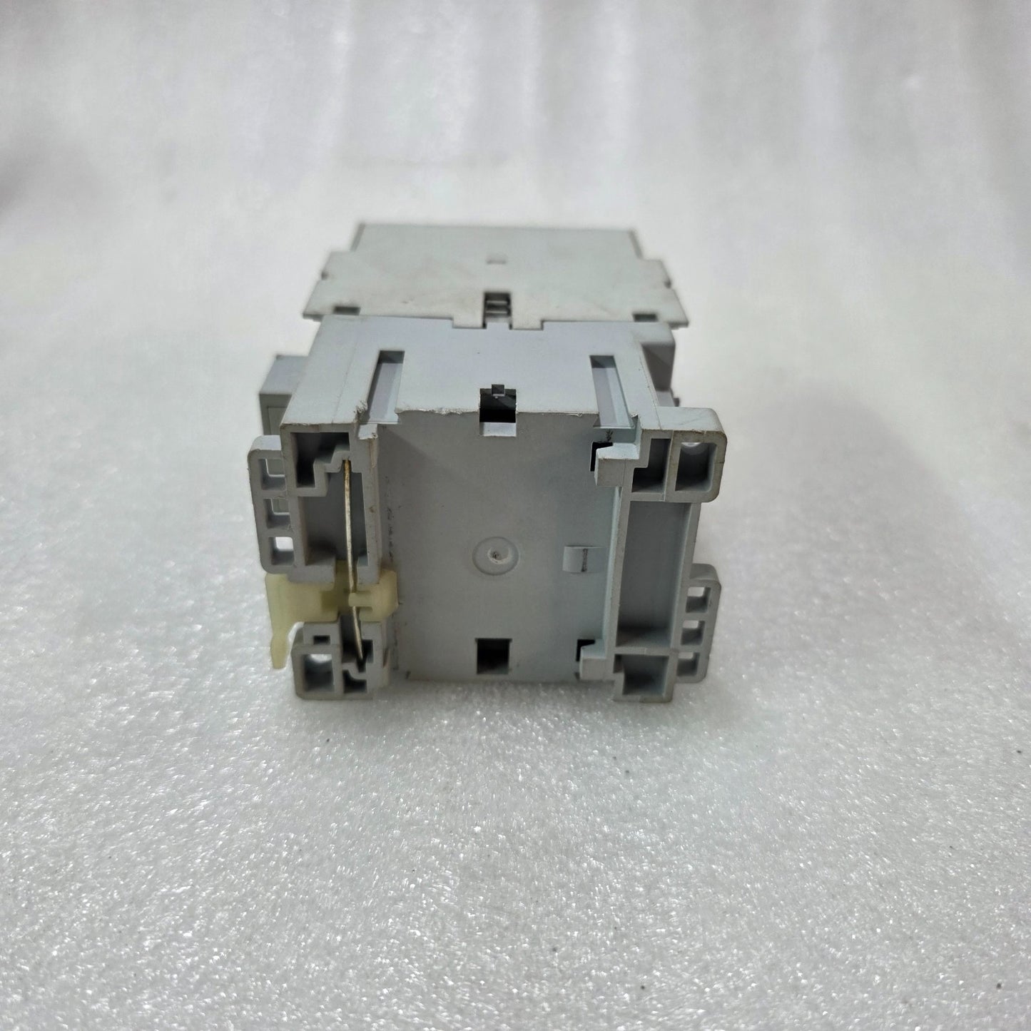 ALLEN BRADLEY 100-C43*00 IEC CONTACTOR 43A 3 POLE MOTOR STARTER 230V COIL