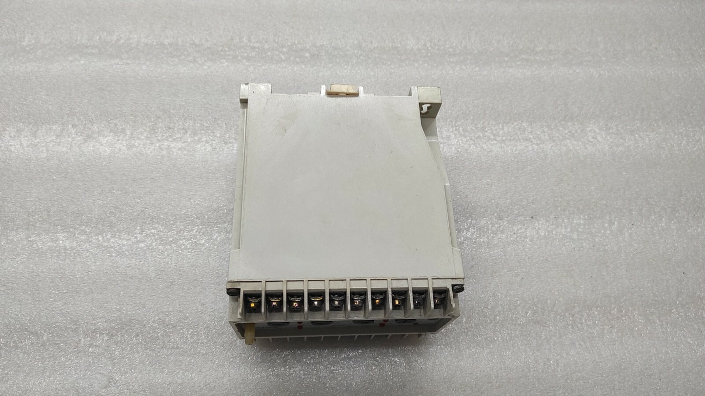 SELCO T3000-04 FREQUENCY RELAY