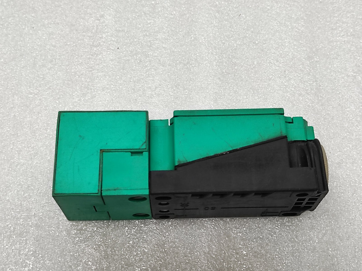 PEPPERL + FUCHS NJ15-U-A2 INDUCTIVE SENSOR
