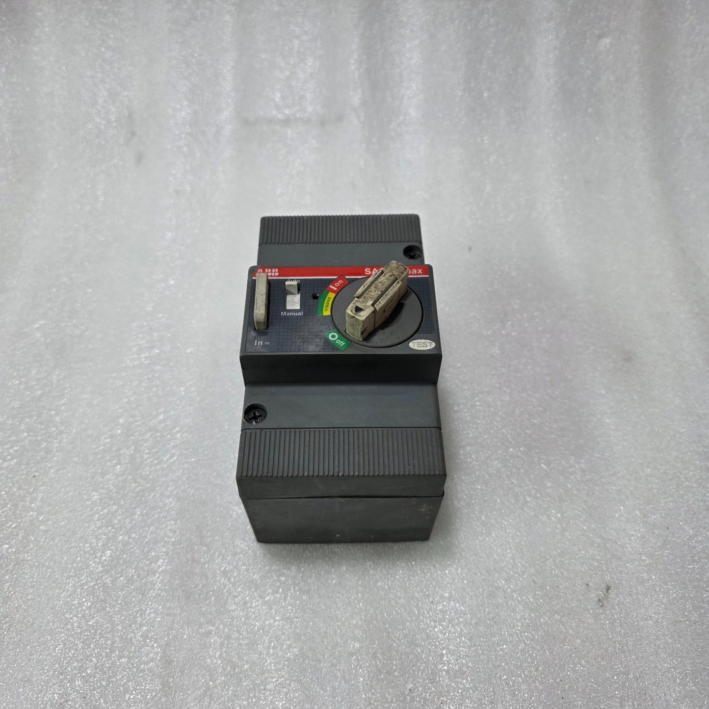 ABB SACE TMAX ROTARY CIRCUIT BREAKER CONTROL UNIT RL882H09A 110–250V AC/DC