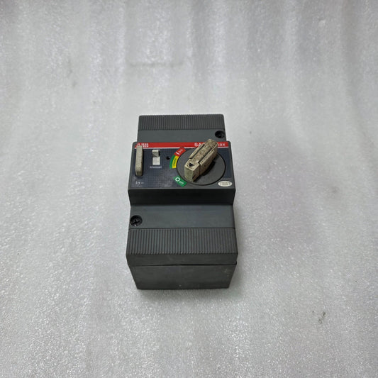 ABB SACE TMAX ROTARY CIRCUIT BREAKER CONTROL UNIT RL882H09A 110–250V AC/DC