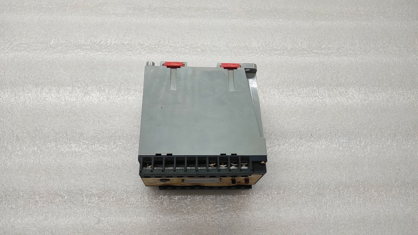 SCHLEICHER SIW1003 LINE MONITORING RELAY 18210945-824-048 230VAC  0-80K ohm