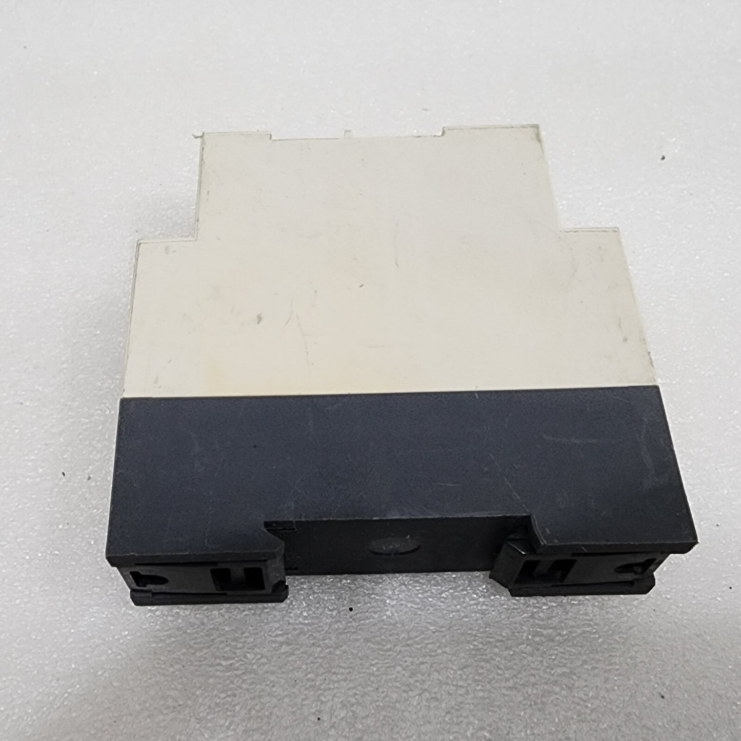TELEMECANIQUE RM4TA02 MONITORING RELAY 290-580V