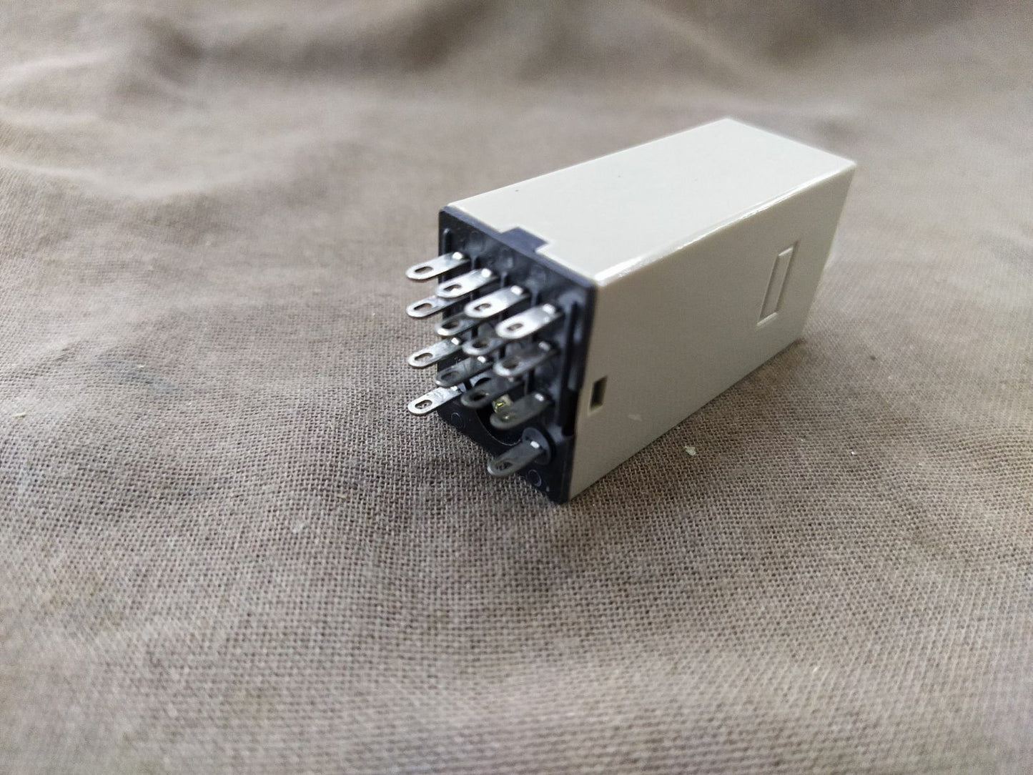 Omron H3Y-4 Power on Delay Timer 10S 100-120 VAC Timer LOT OF 5 PC