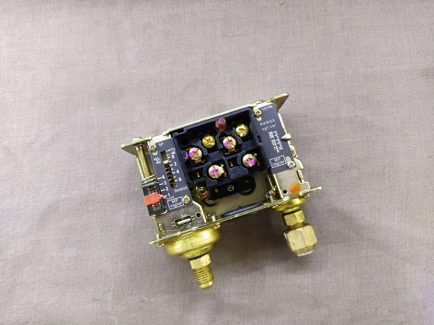 Saginomiya DNS-D606M 5244 Pressure Switch Max Working Pressure 15(LP)-33(HP) KGF