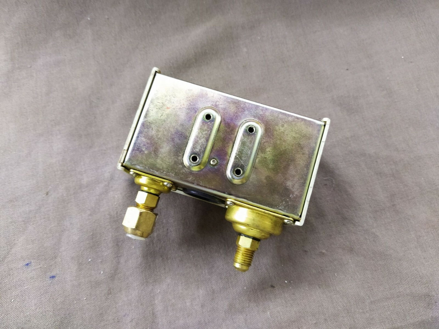 Saginomiya DNS-D606M 5244 Pressure Switch Max Working Pressure 15(LP)-33(HP) KGF