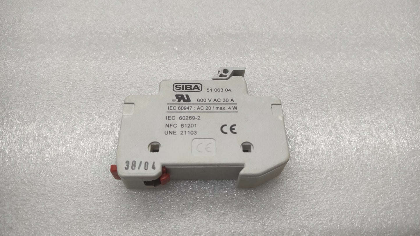 SIBA 5106304 FUSE HOLDER 10X38 600VAC 30A LOT OF 9 UNIT