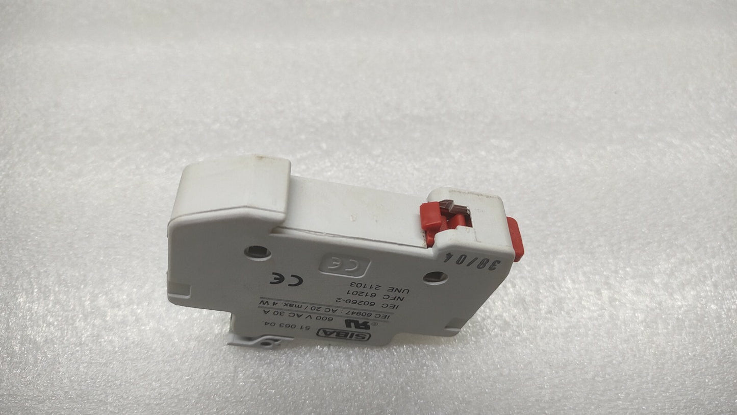 SIBA 5106304 FUSE HOLDER 10X38 600VAC 30A LOT OF 9 UNIT