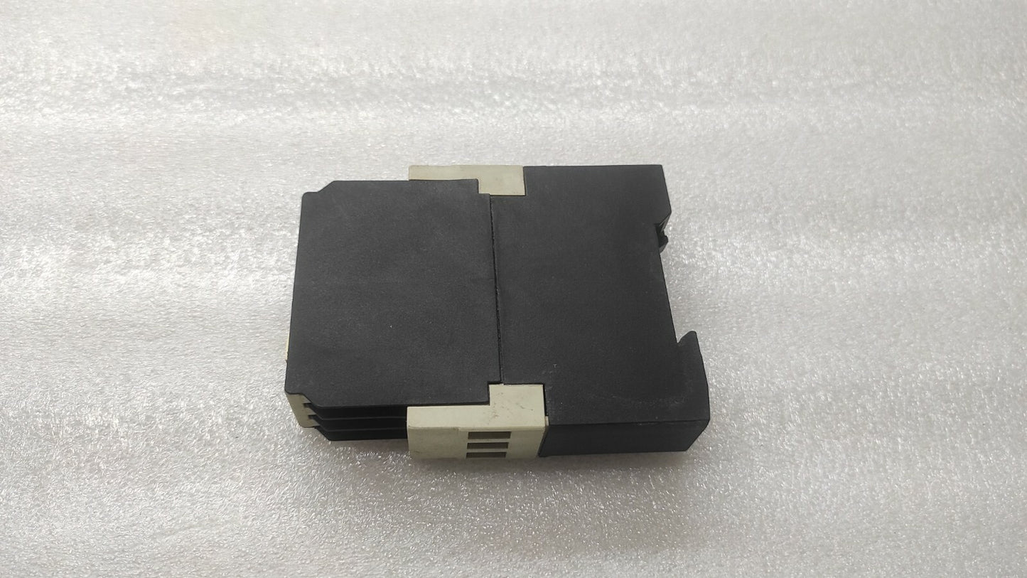 TELEMECANIQUE RE4 RL13BU TIME DELAY RELAY 110-240V/24V/42-48V 0.05S-300H 09960