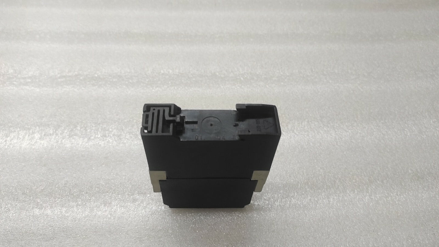 TELEMECANIQUE RE4 RL13BU TIME DELAY RELAY 110-240V/24V/42-48V 0.05S-300H 09960