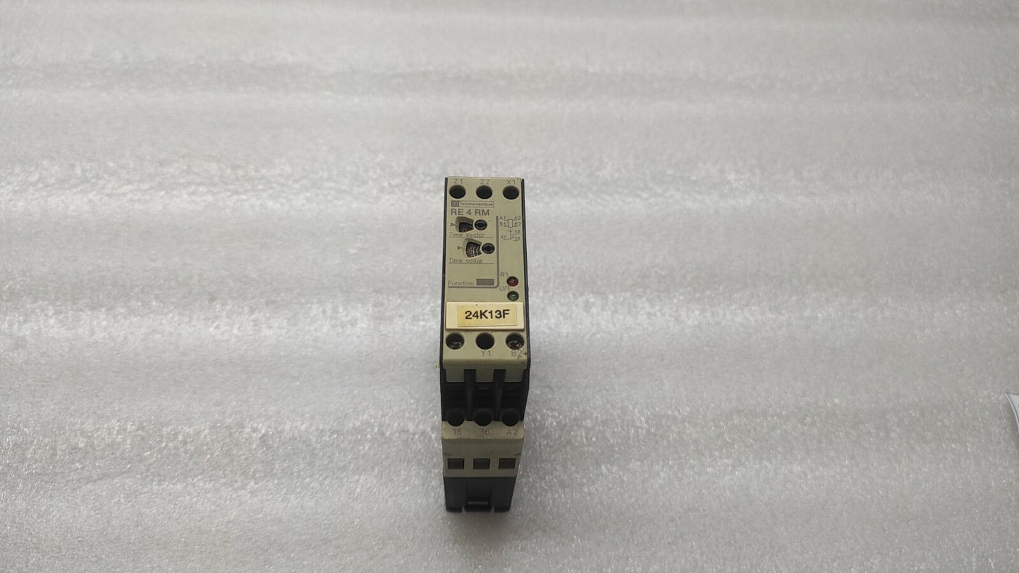 TELEMECANIQUE RE4 RM11BU TIME DELAY  RELAY 09969 110-240V/24V/42-48V  0.05S-300H