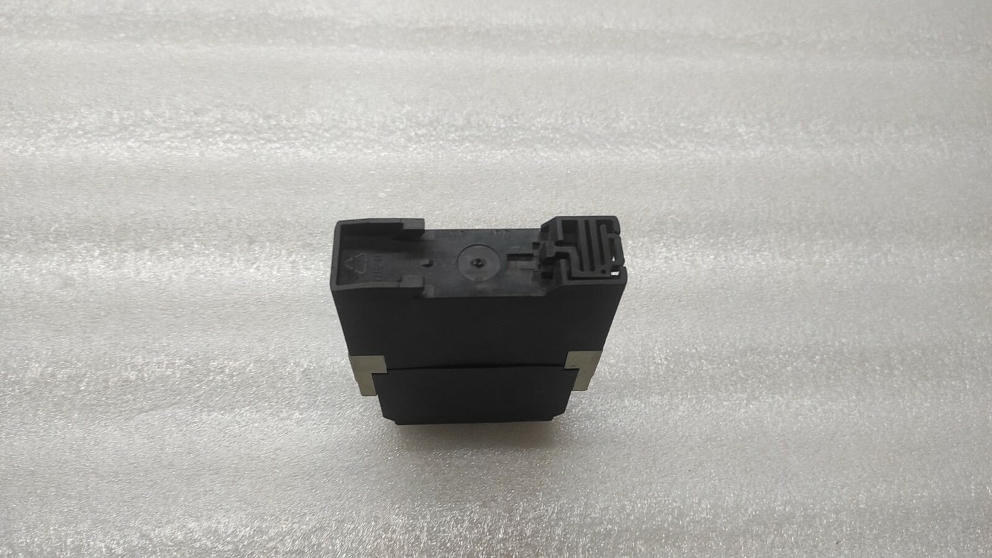 TELEMECANIQUE RE4 RM11BU TIME DELAY  RELAY 09969 110-240V/24V/42-48V  0.05S-300H