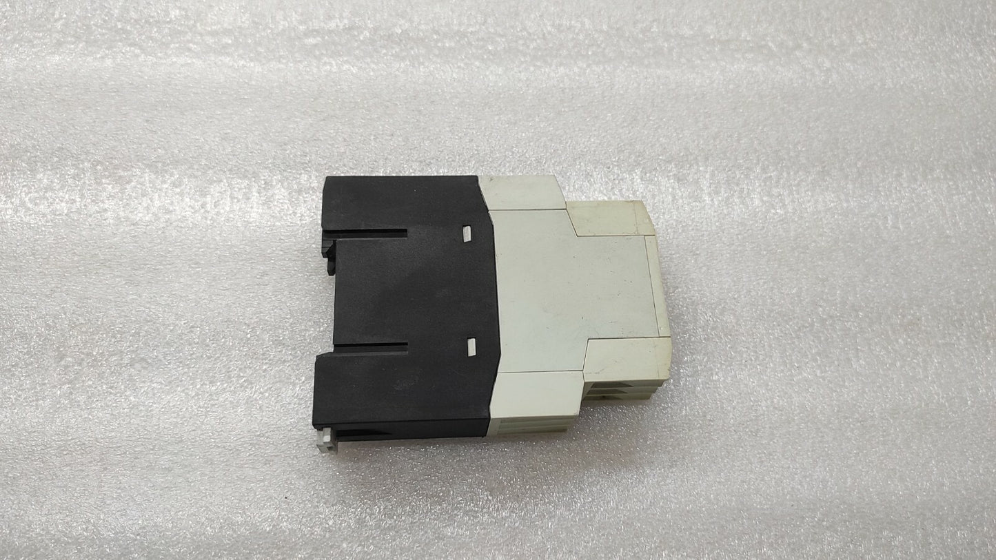 MOELLER ETR4-69-A TIMING RELAY 0.05S-300H FREE EXPEDITE SHIPPING