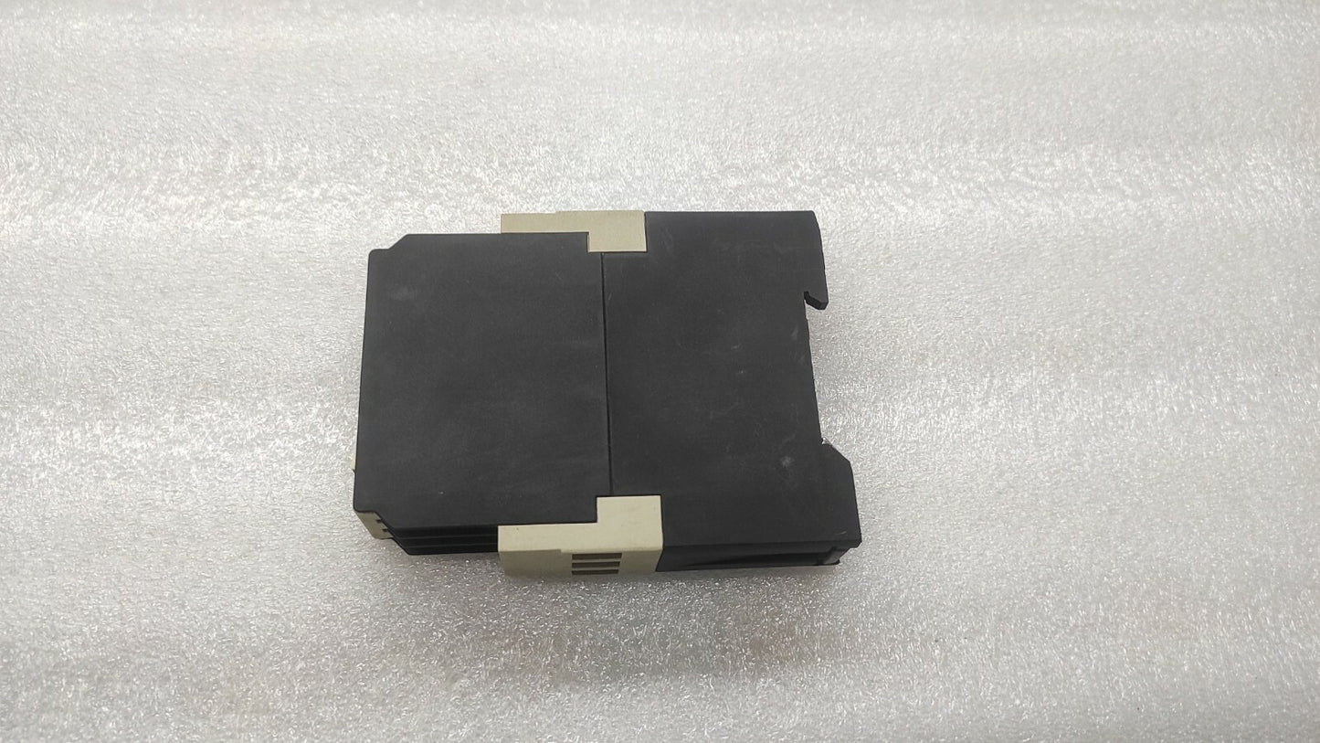 TELEMECANIQUE RE4 TL11BU TIME DELAY RELAY 09970 110-240V/24V 0.05S-300H