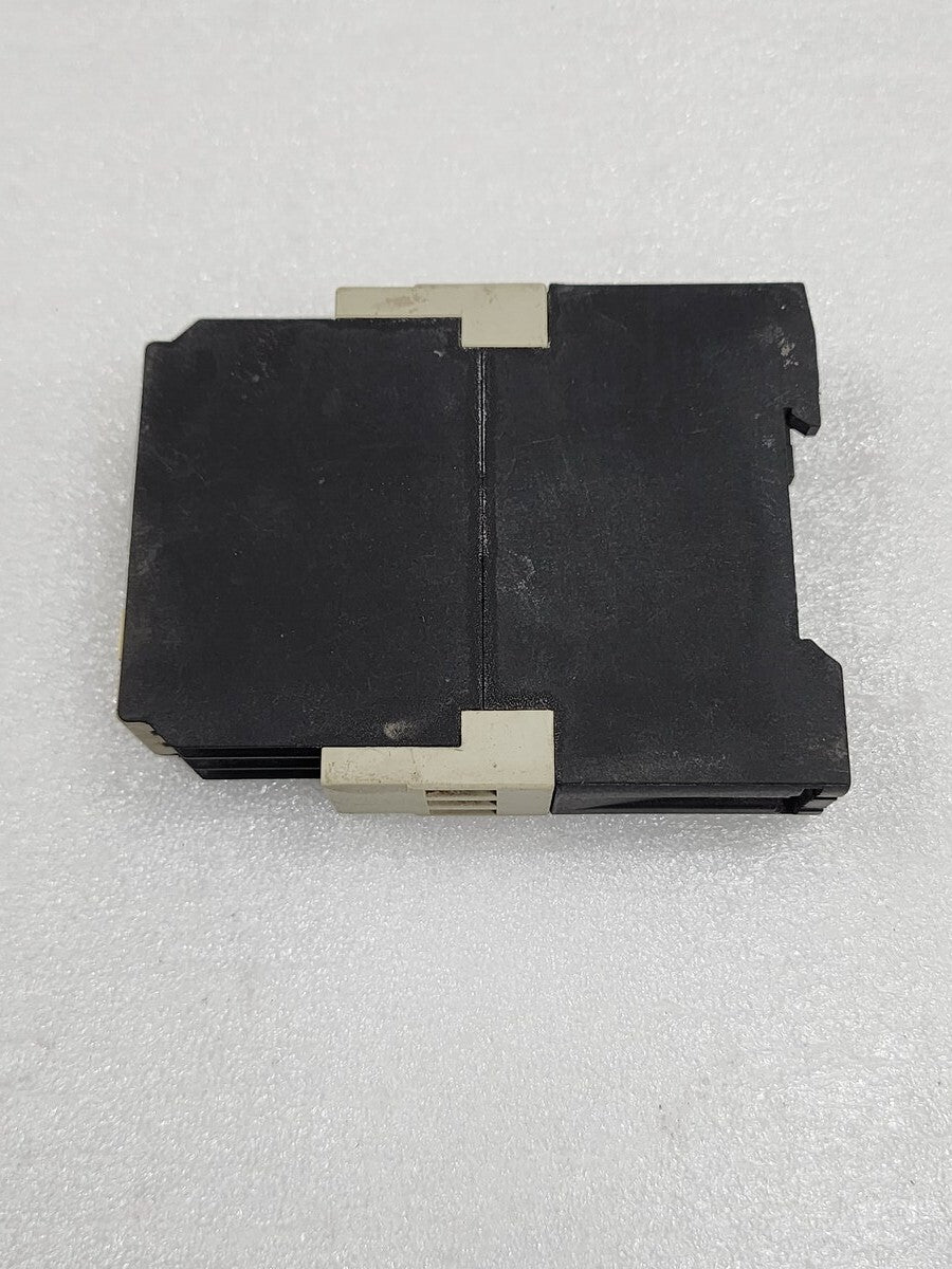 TELEMECANIQUE RE4 TP13BU TIME DELAY RELAY 09972 110-240V/24V/42-48V 0.05S-300H