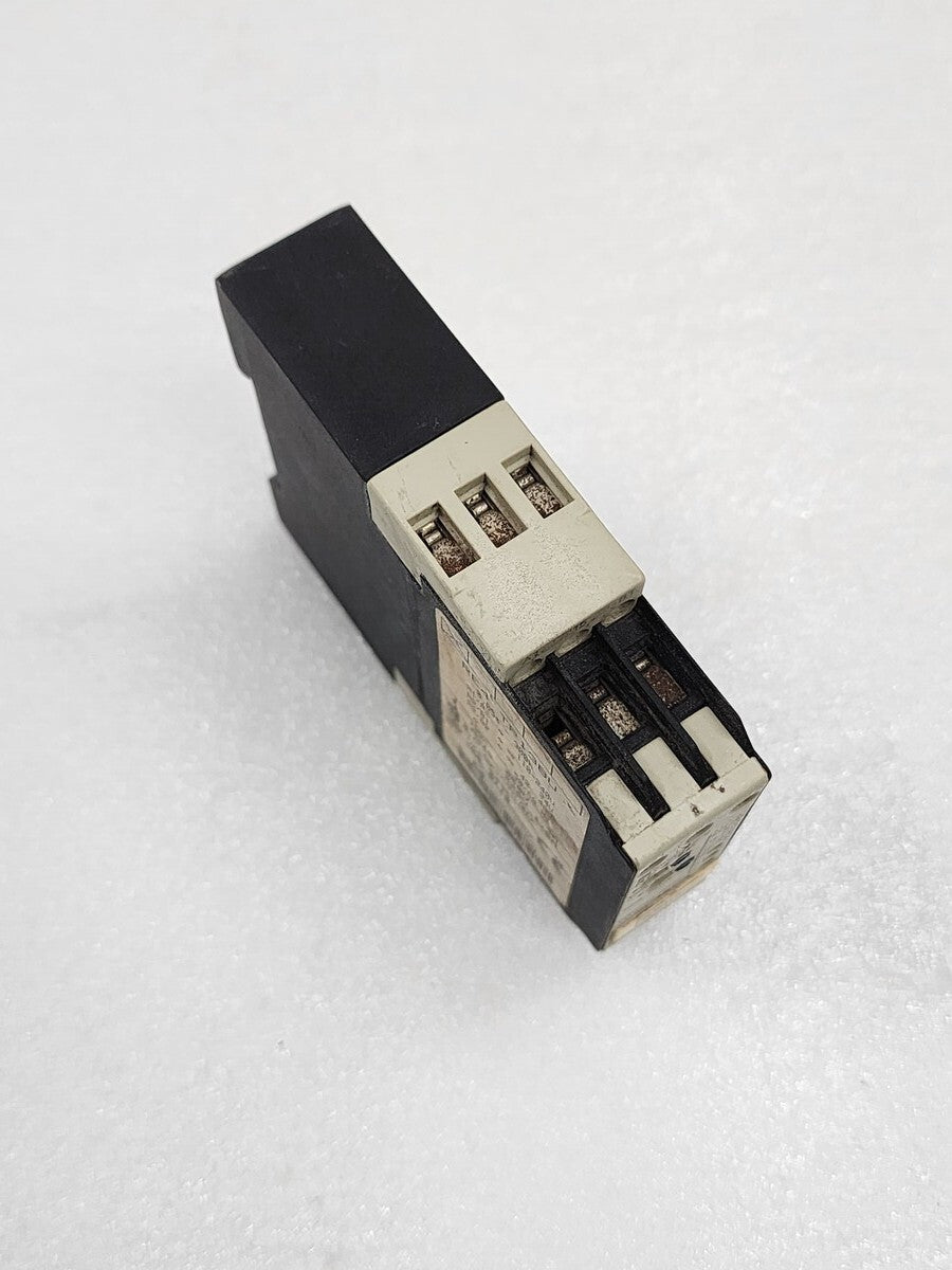 TELEMECANIQUE RE4 TP13BU TIME DELAY RELAY 09972 110-240V/24V/42-48V 0.05S-300H