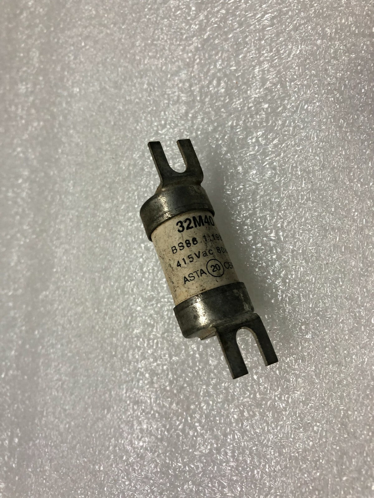 BUSSMANN NITD32M40 BRITISH STANDARD FUSE 32A 415VAC 80KA LOT OF 13 UNIT