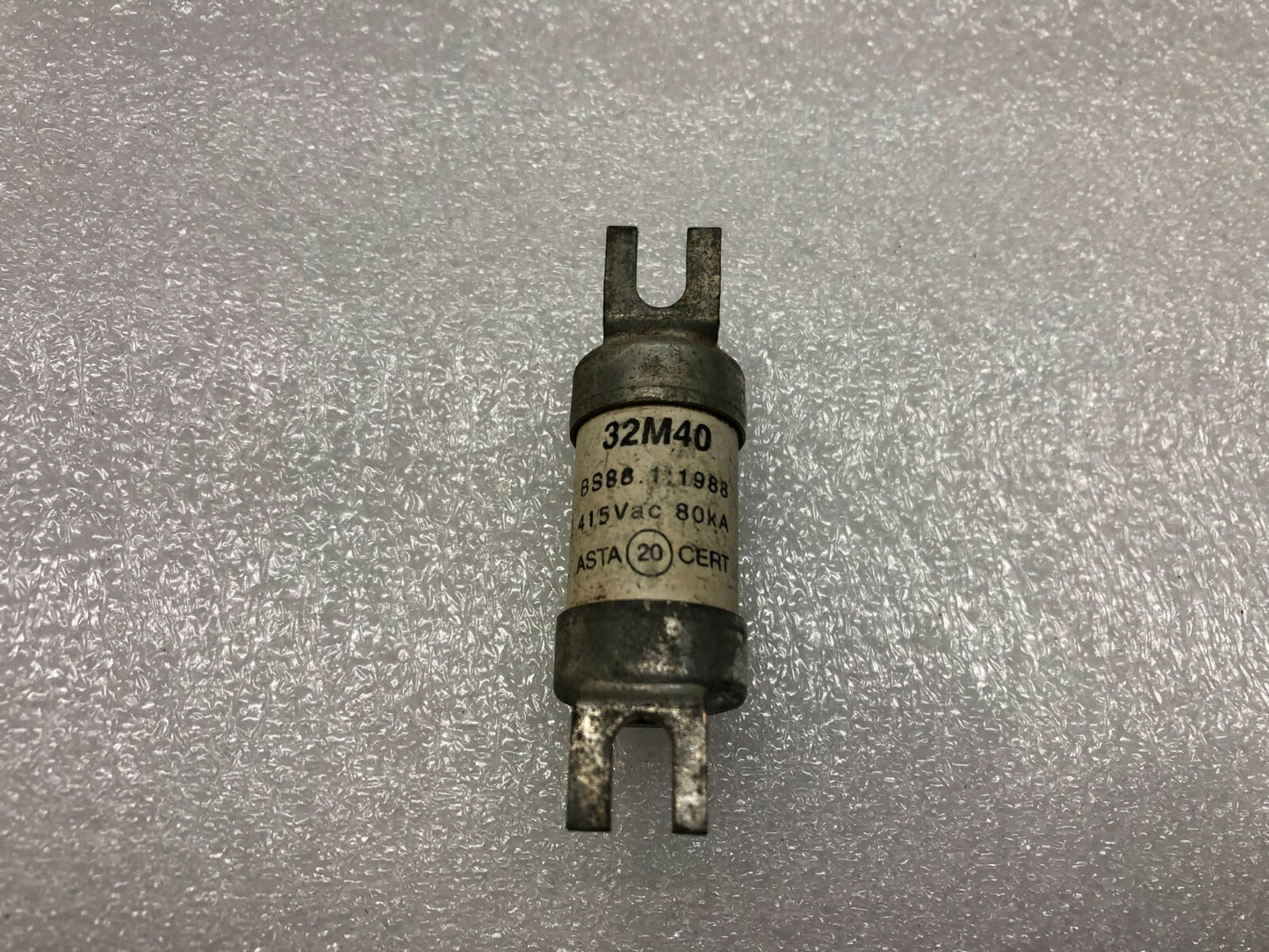 BUSSMANN NITD32M40 BRITISH STANDARD FUSE 32A 415VAC 80KA LOT OF 13 UNIT