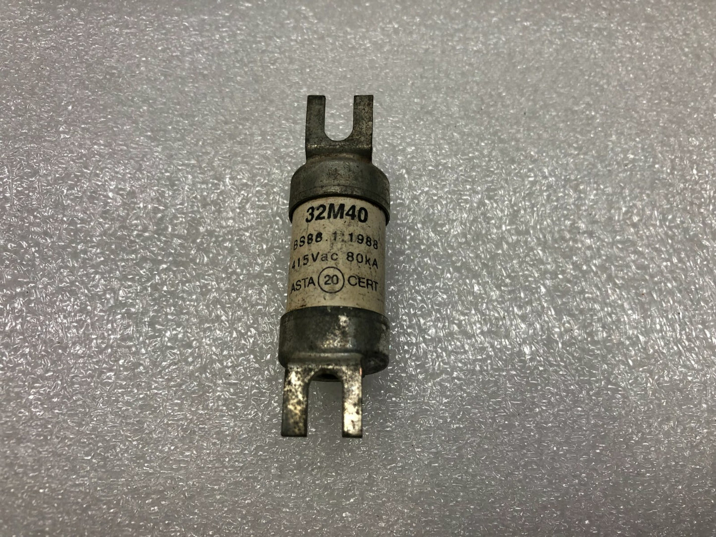 BUSSMANN NITD32M40 BRITISH STANDARD FUSE 32A 415VAC 80KA LOT OF 13 UNIT