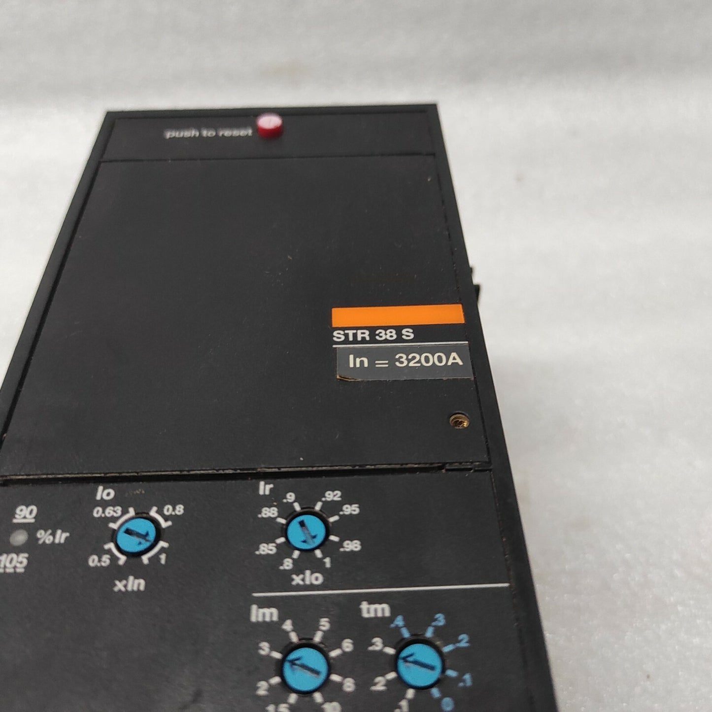 MERLIN GERIN STR38S MASTER PACT FOR CIRCUIT BREAKER 3200A