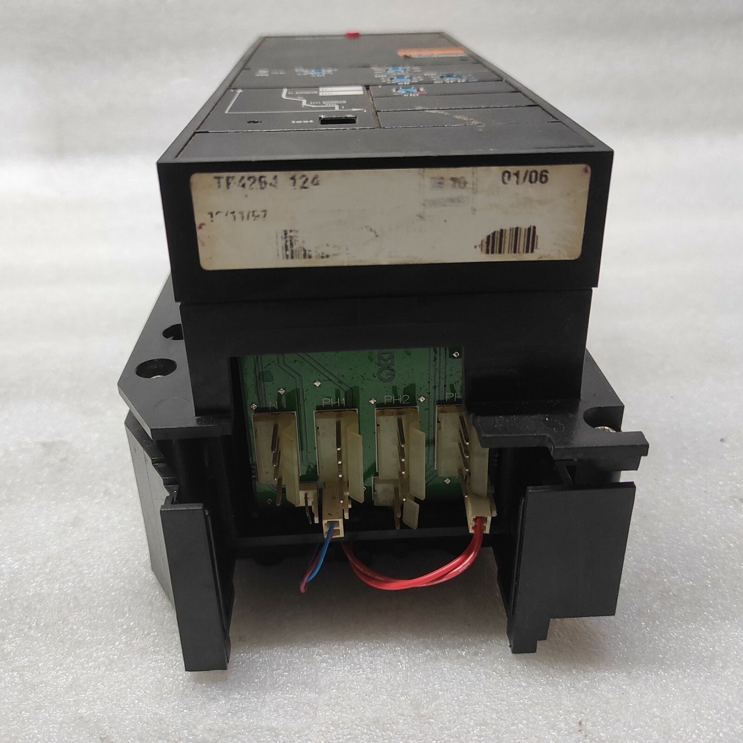 MERLIN GERIN STR38S MASTER PACT FOR CIRCUIT BREAKER 3200A