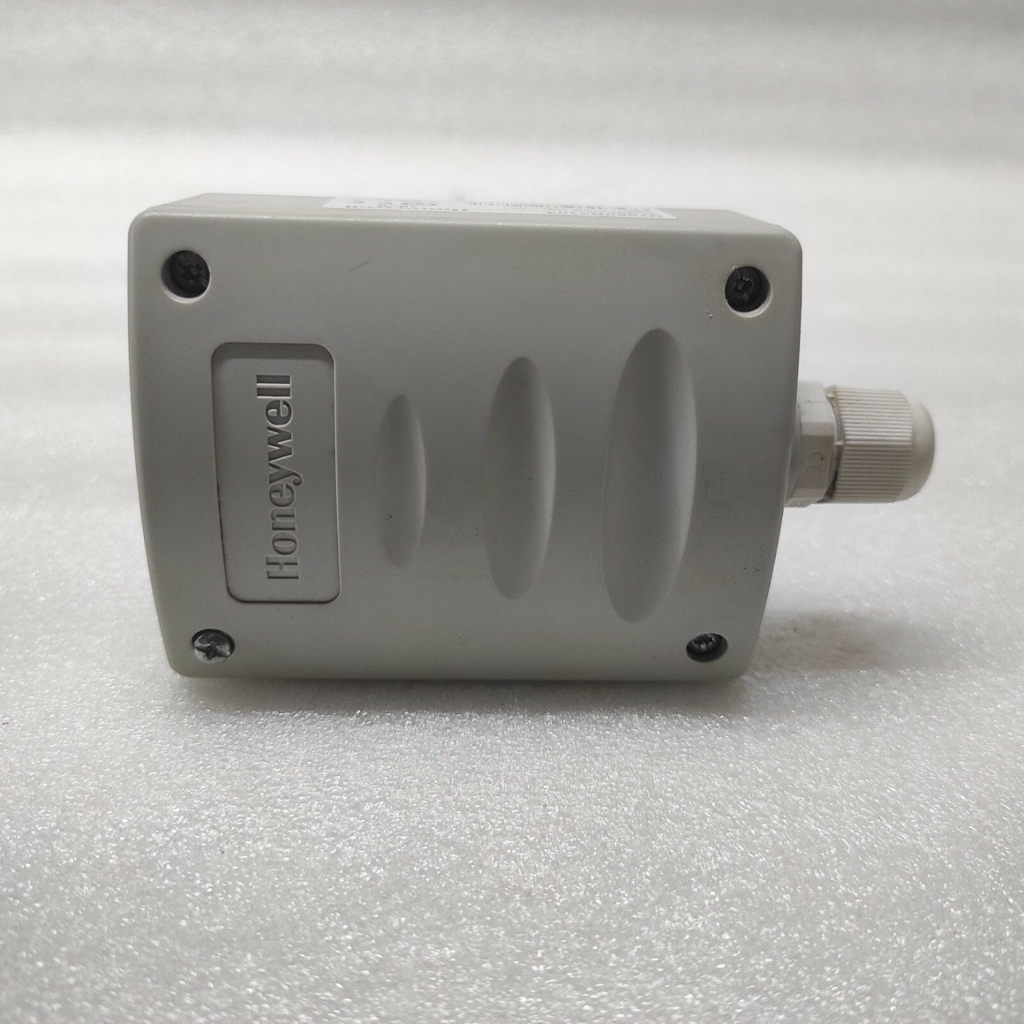 HONEYWELL H7080B3103 TEMPERATURE-HUMIDITY DUCT SENSOR 24VAC/DC PT1000