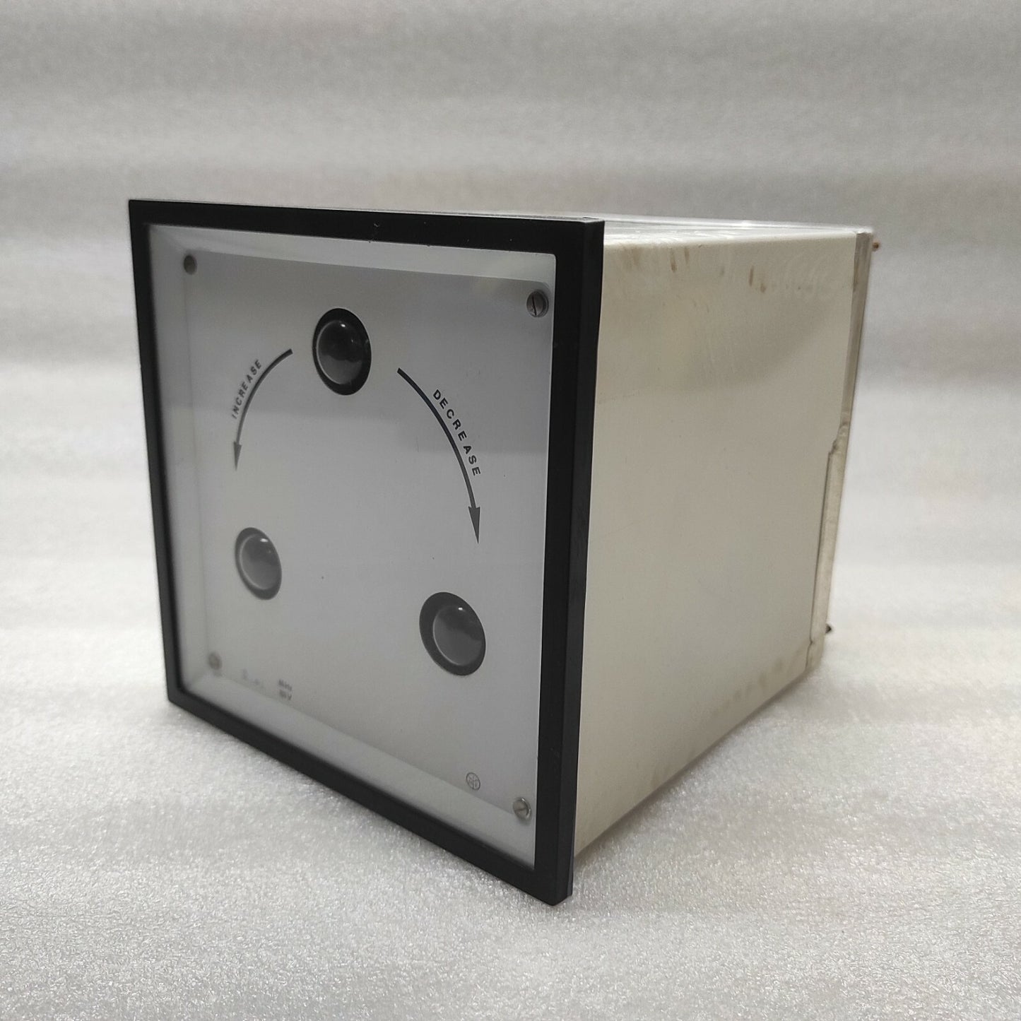 SYNCHRONIZING GENERATOR S560/2 100V