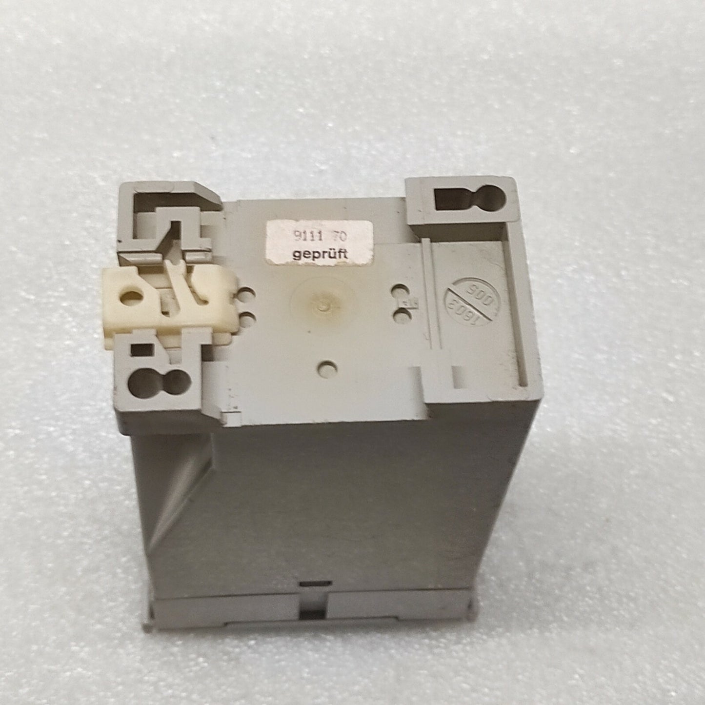 DOLD AI 898/20 VOLT METER DC 24V