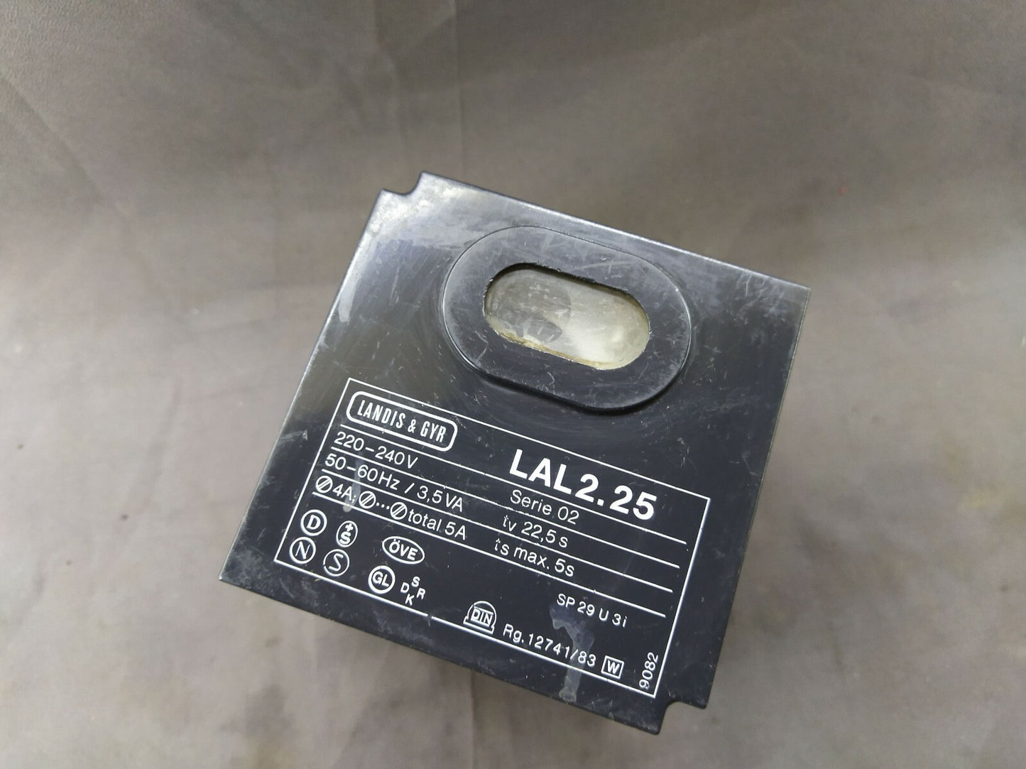 Landis & Gyr LAL 2.25 Burner Control 220-240 VAC LAL2.25
