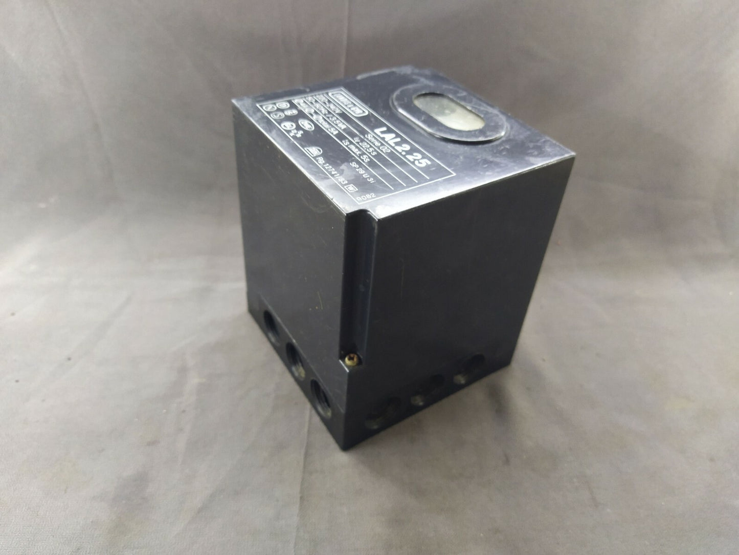 Landis & Gyr LAL 2.25 Burner Control 220-240 VAC LAL2.25
