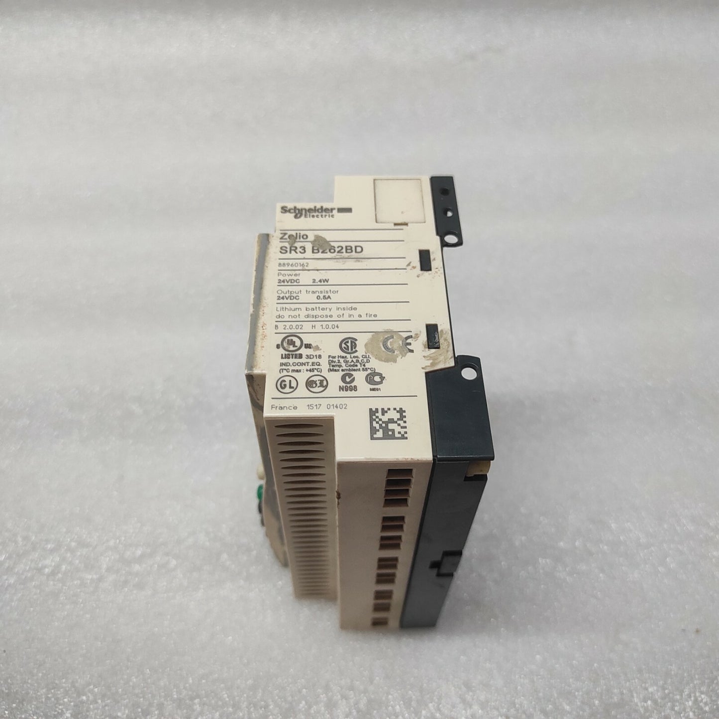 SE ZELIO SR3B262BD LOGIC RELAY 88960162 24VDC