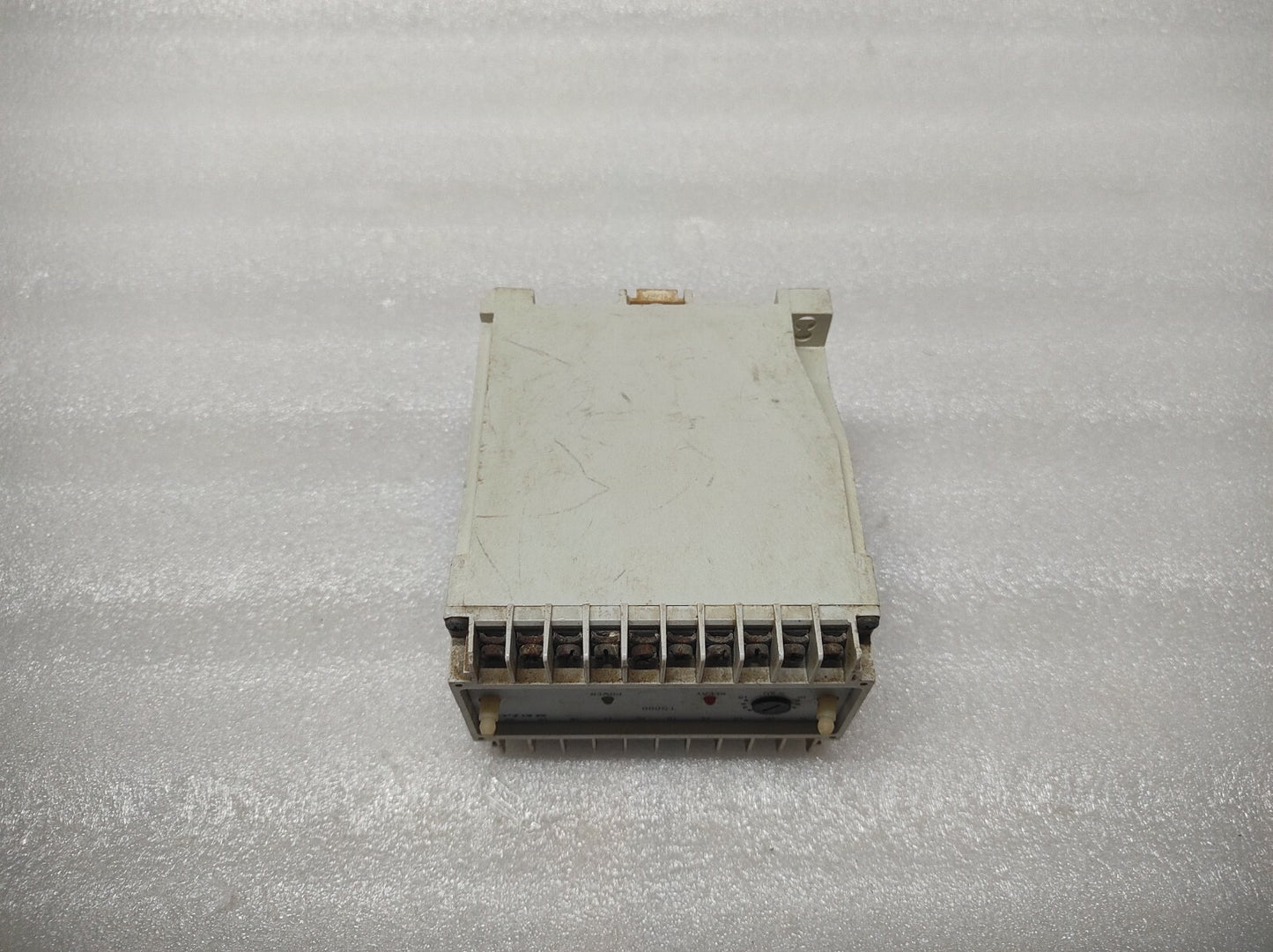 SELCO T5000-00 PARALLELING RELAY 380/440VAC GENERATOR SYNCHRONIZING RELAY