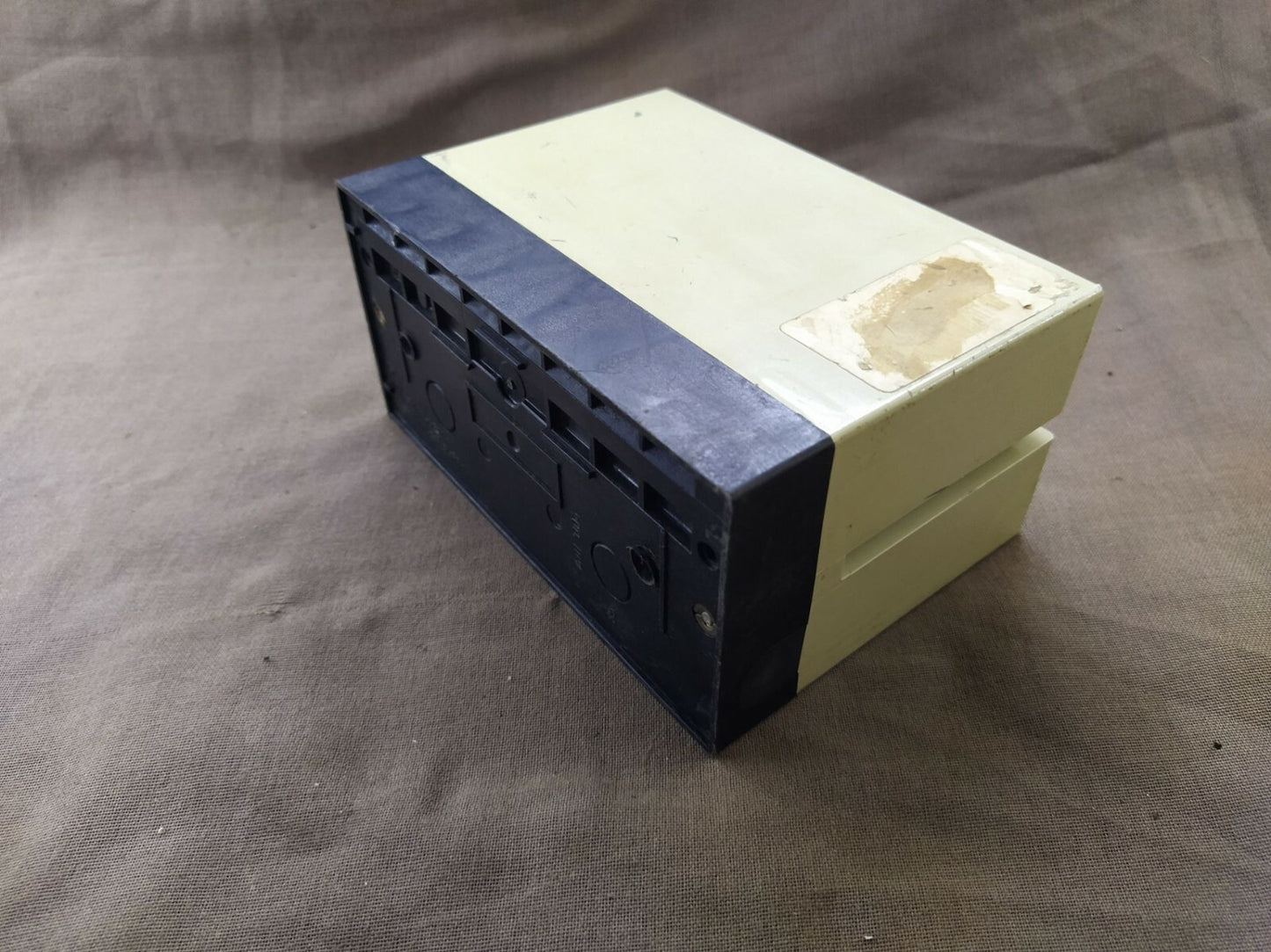 APS AS 2000-3 New Value Indicator Annunciator 230 VAC