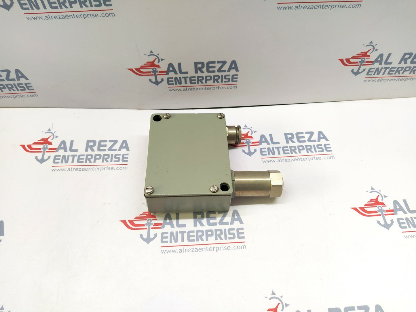TRAFAG 8202.84.2210 TRANSMITTER 400 BAR 12-34V DC