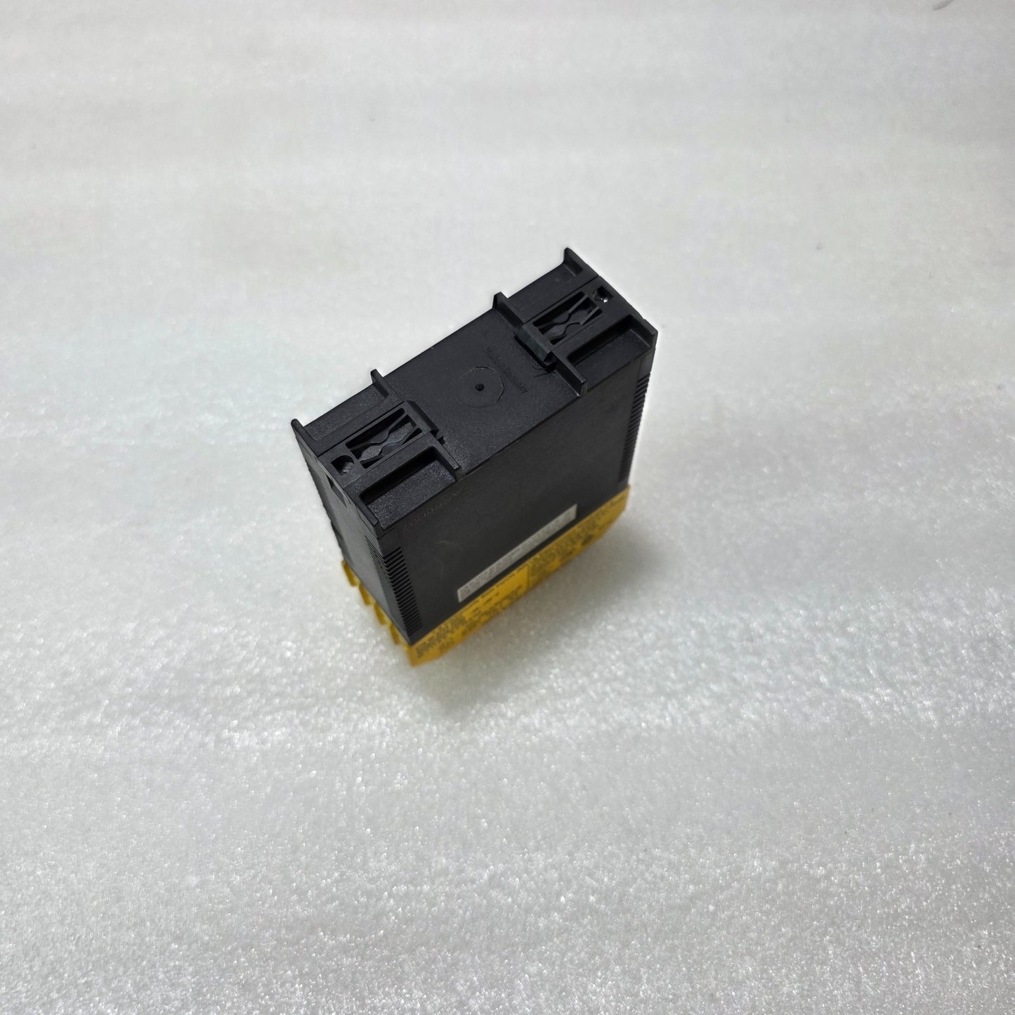 TURCK MK13-22EX0-R ISOLATING SWITCHING AMPLIFIER 24VDC NAMUR INTRINSICALLY SAFE