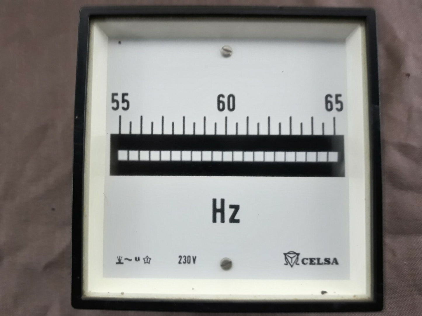 Celsa Frequency Counter Meter 230V 55-65 Hz