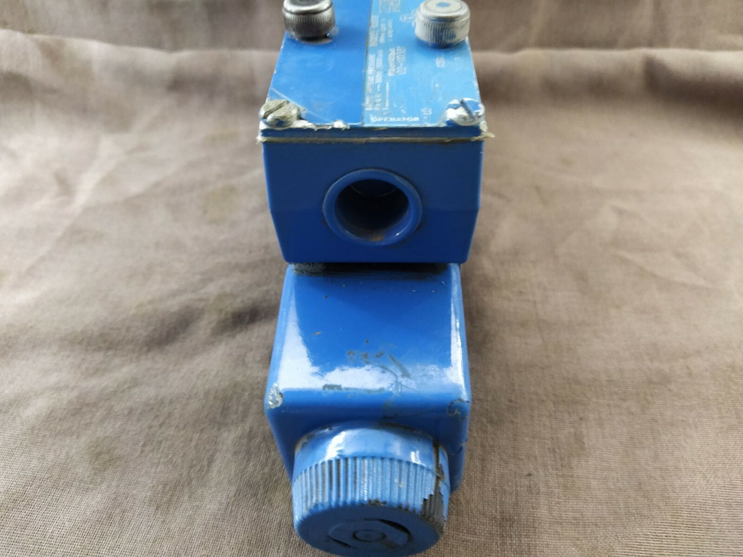 Eaton 02-110381 Solenoid Valve 02110381