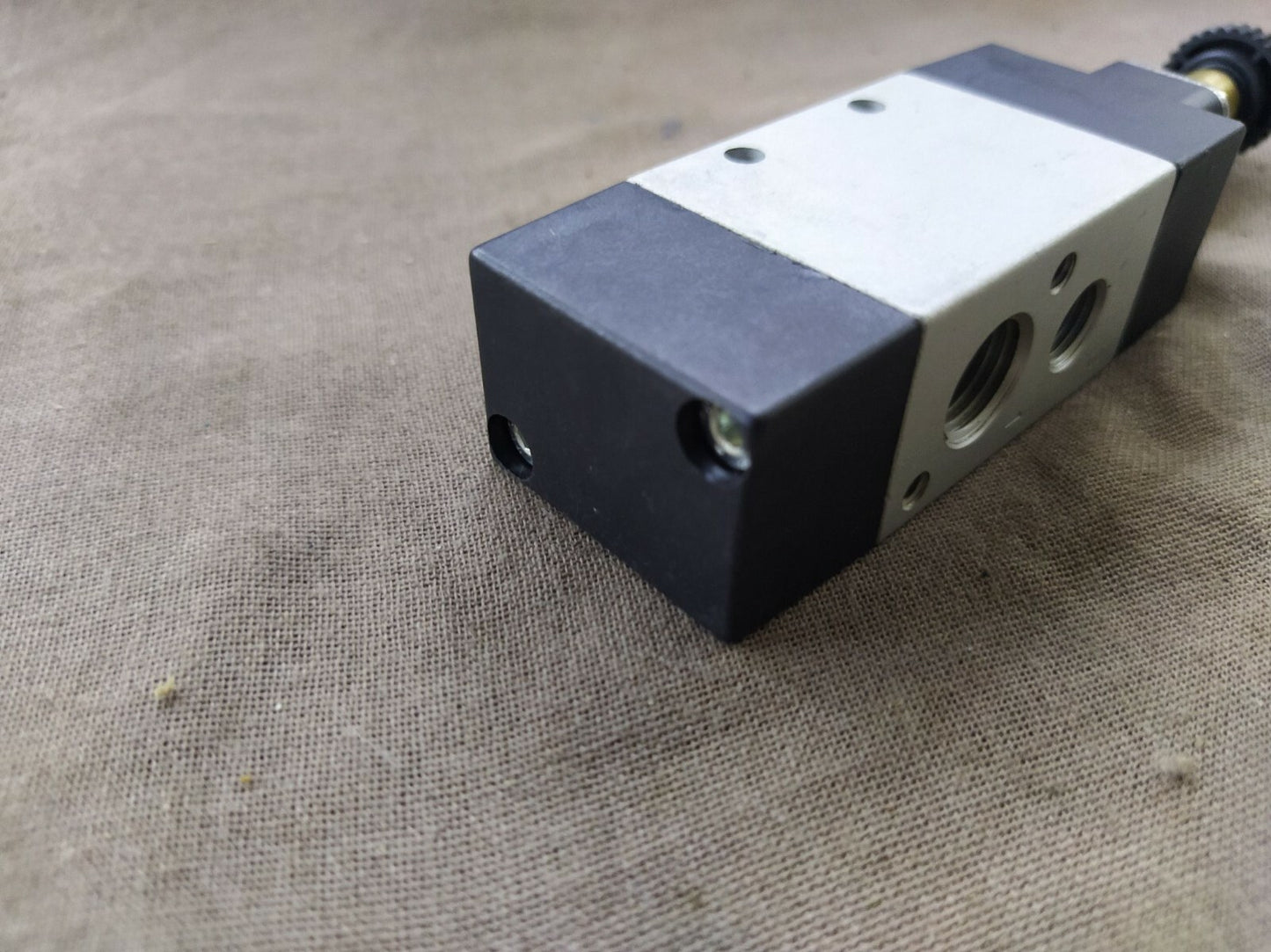 Pneumax 484.32.0.1.M57 Solenoid Spring Valve 10 BAR 484-32-0-1-M57