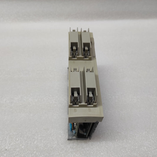 SE TSXDMZ64DTK 32I 24VDC + 32Q 0.1A