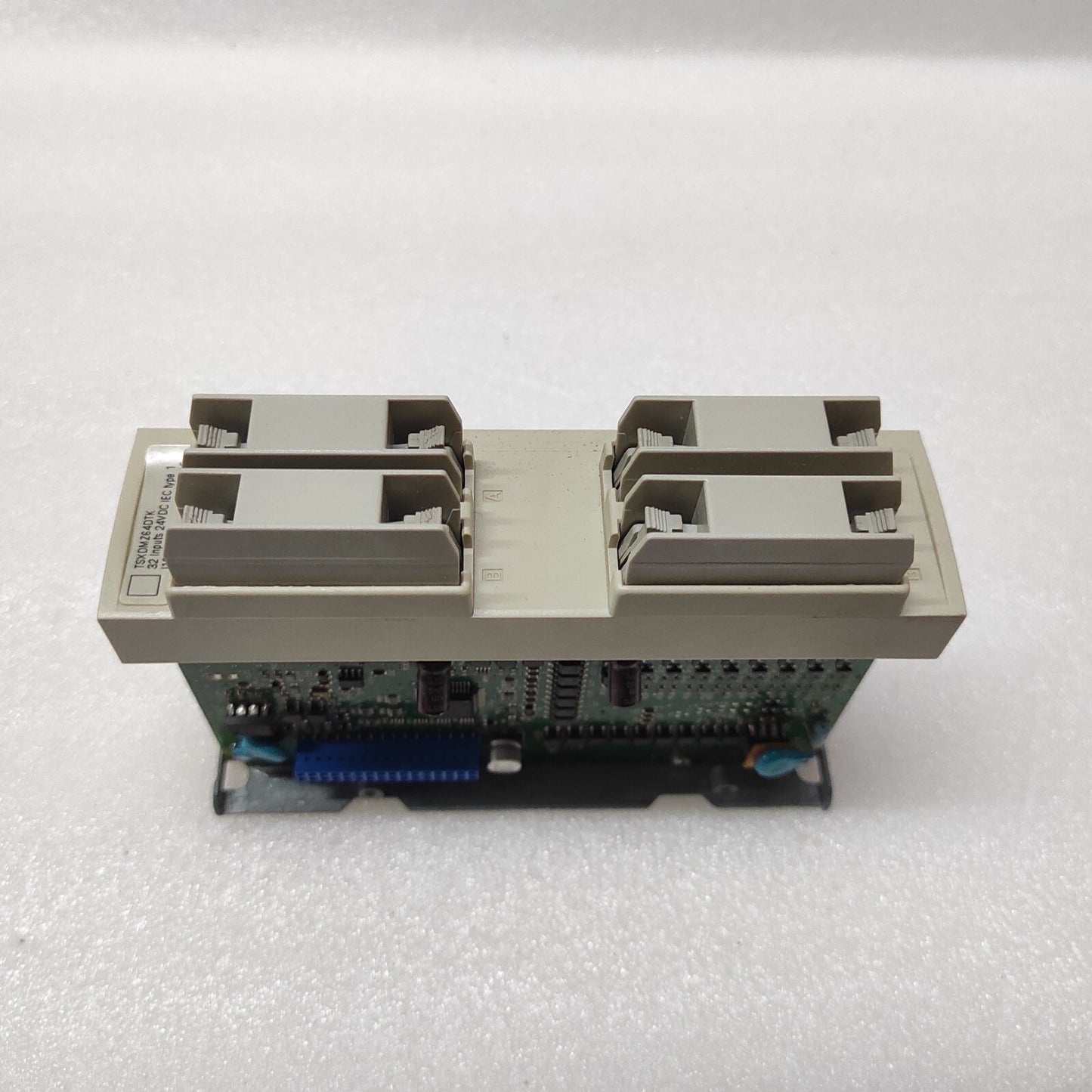 SE TSXDMZ64DTK 32I 24VDC + 32Q 0.1A