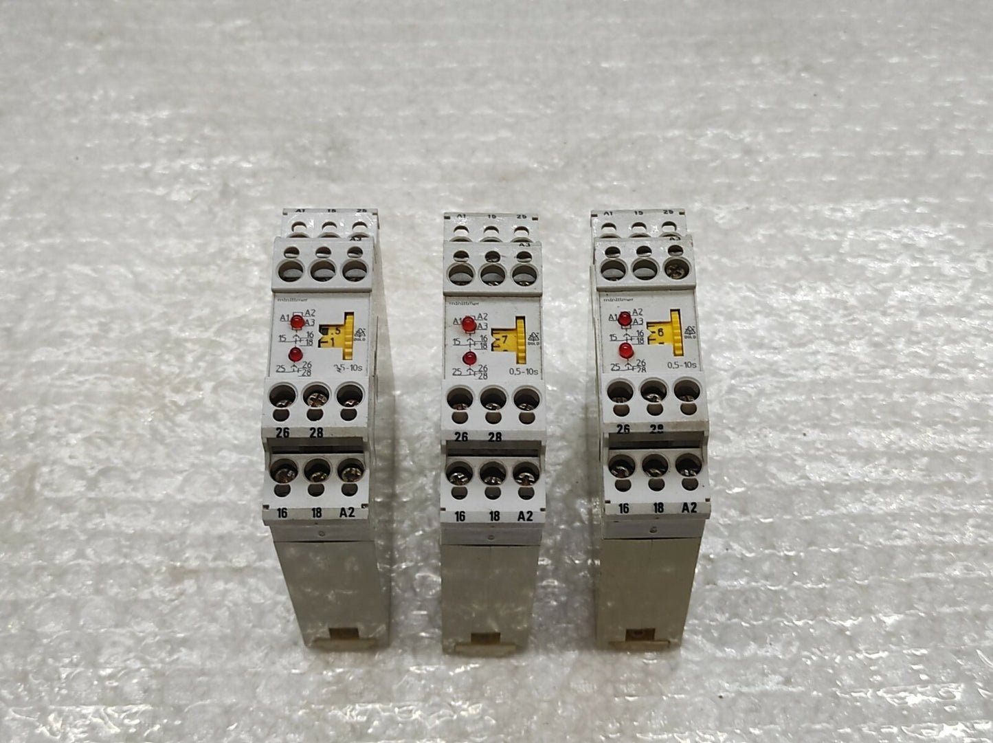 Dold MK 9906.82/024 Time Control Relay 220-240V AC/24V AC-DC MK9906.82/024