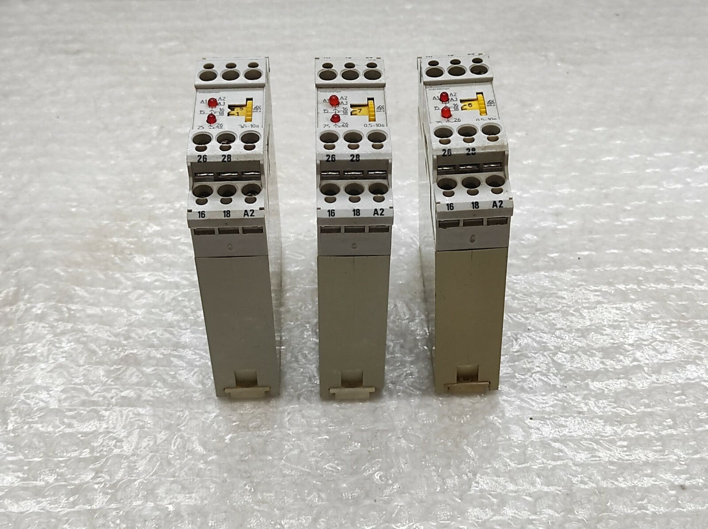 Dold MK 9906.82/024 Time Control Relay 220-240V AC/24V AC-DC MK9906.82/024