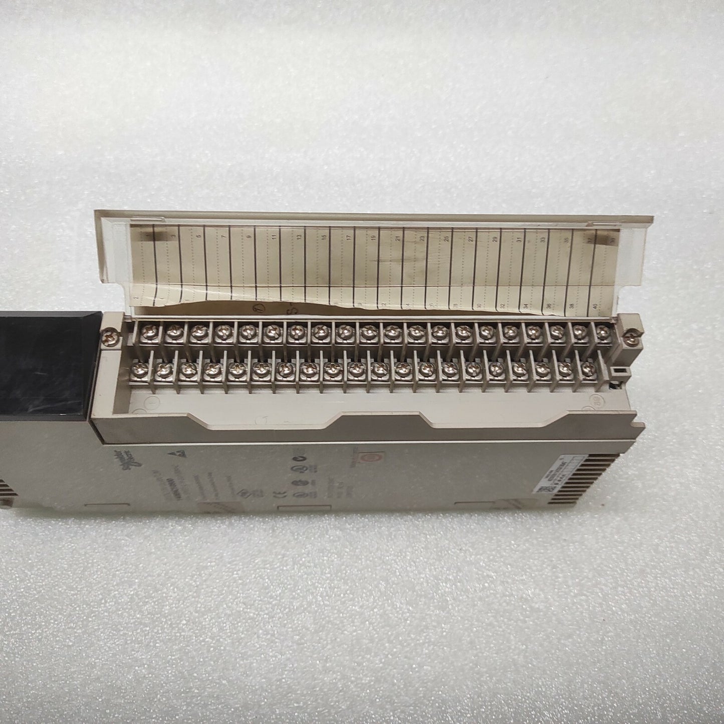 SE 140EHC10500 INPUT/OUTPUT 8-CH MODULE