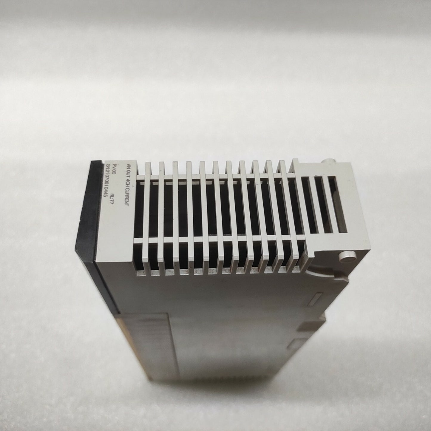 SE 140ACO02000 ANALOG OUTPUT MODULE