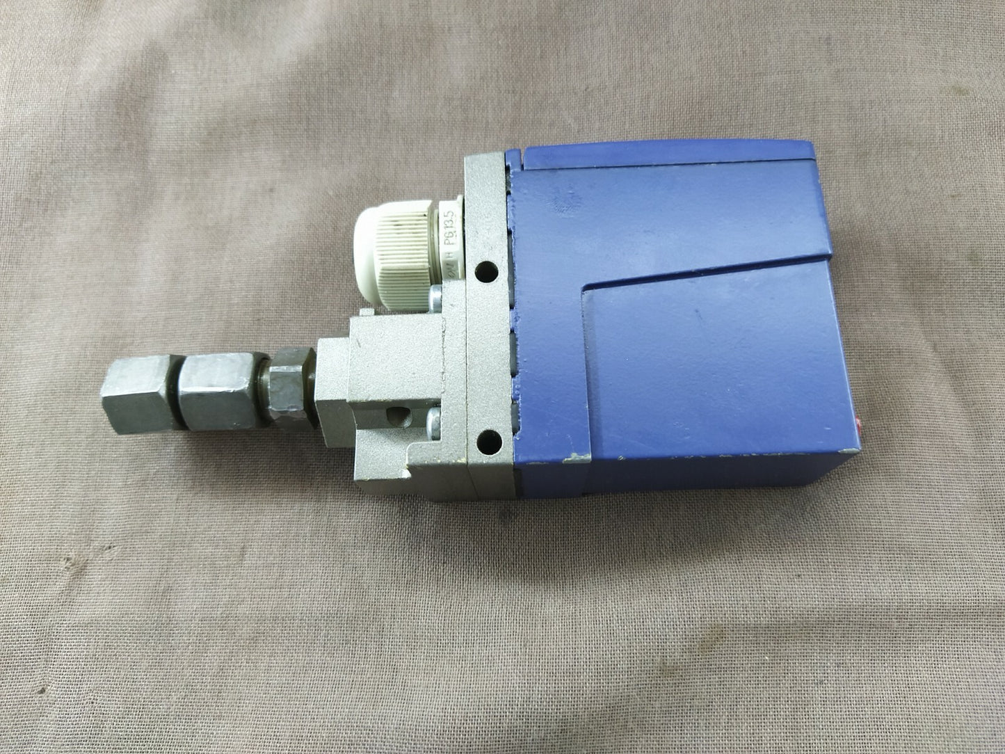 Telemecanique Nautilus XML A160D2S14 Pressure Switch XMLA160D2S14