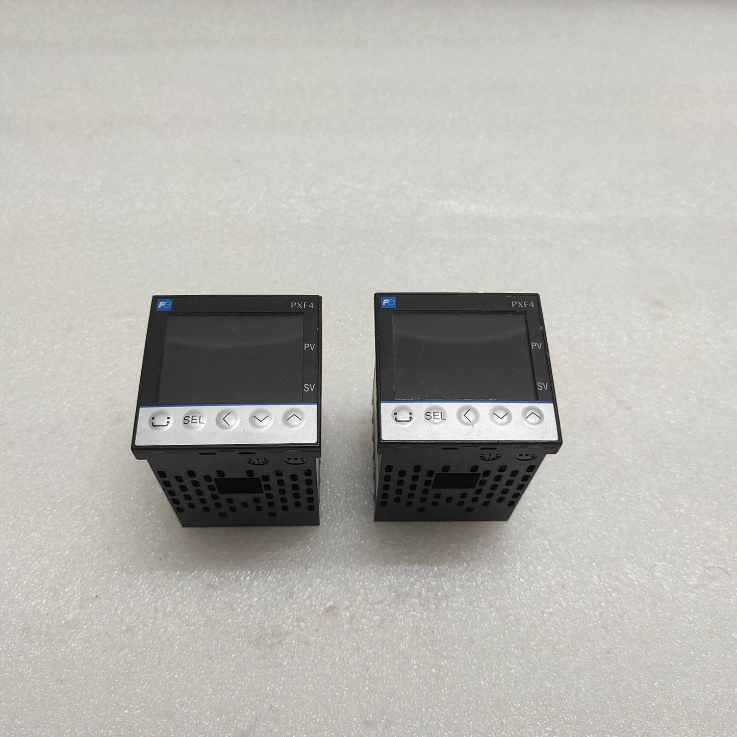 FUJI ELECTRIC PXF4 TEMPERATURE CONTROLLER PXF4AEY2-1BM00-P 24VDC/AC