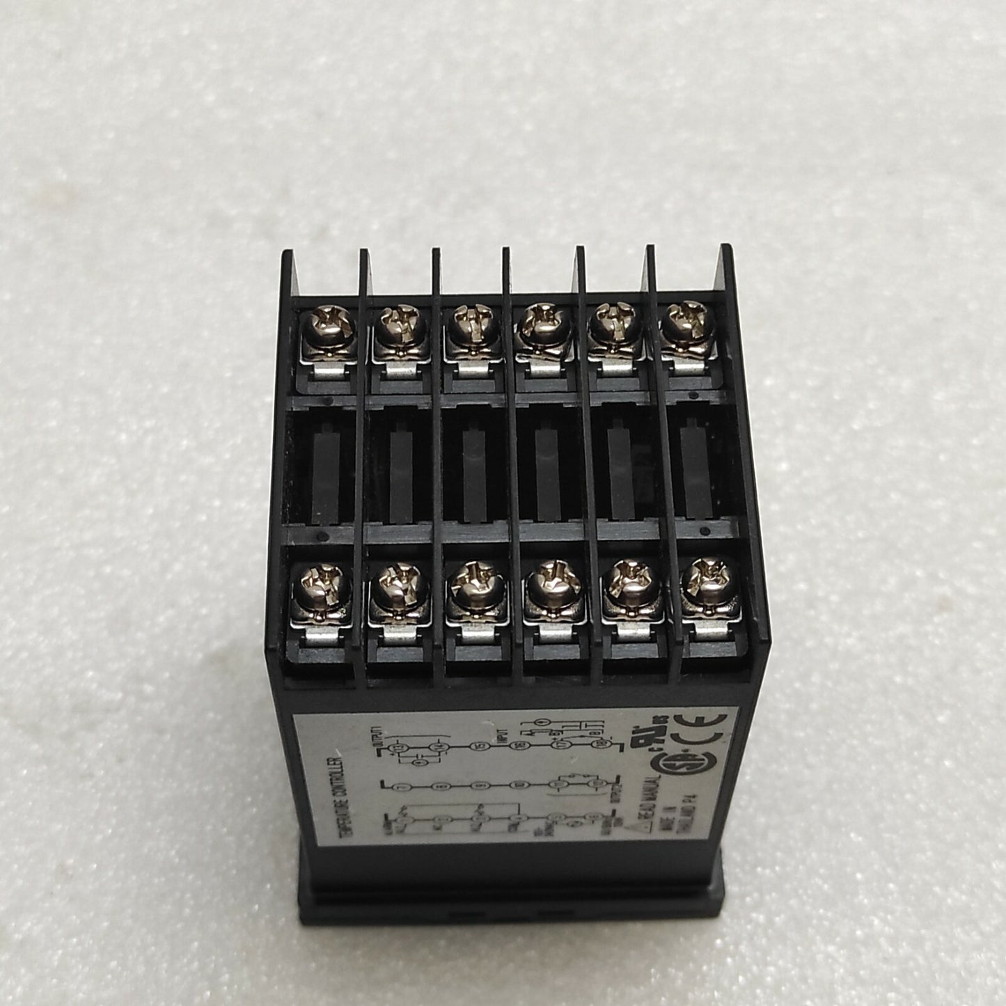 FUJI ELECTRIC PXF4 TEMPERATURE CONTROLLER PXF4AEY2-FV100 100-240V 48X48 MM